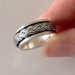 Spinner Fiddle Sterling Silver Ring